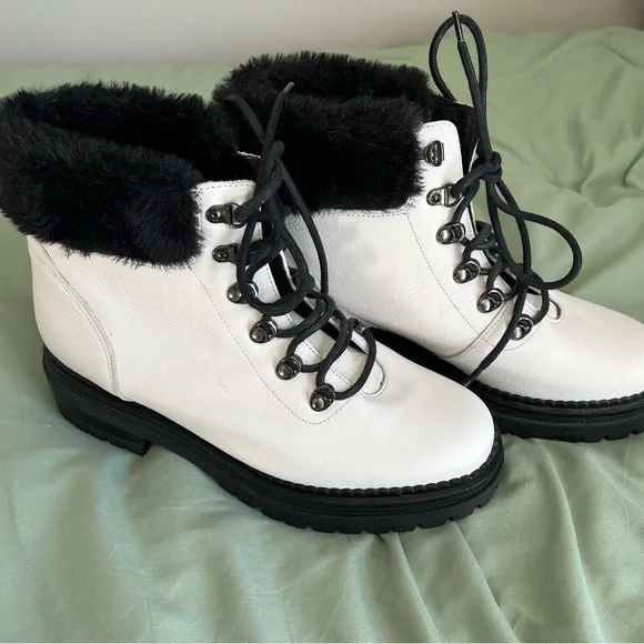🩷M. GEMI WHITE LEATHER BLACK FUR WINTER LACE UP TRENDING ANKLE BOOTS SIZE 9 - Picture 13 of 14